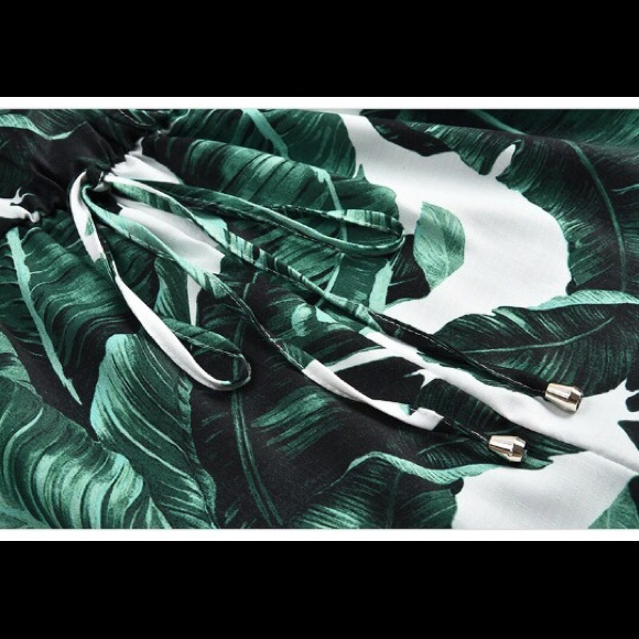 LAST ONE 🍃 Green leaf palm tropical summer romper - Picture 4 of 8